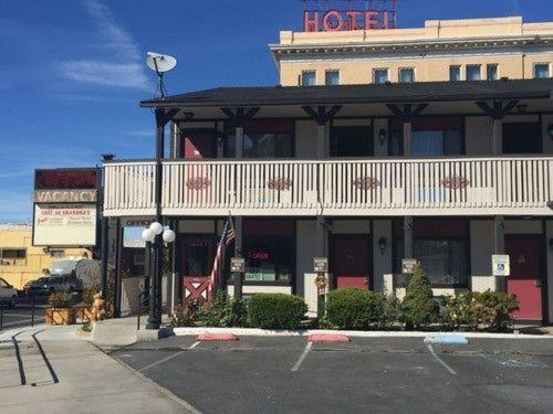 Jim Butler Inn & Suites Tonopah Ruang foto